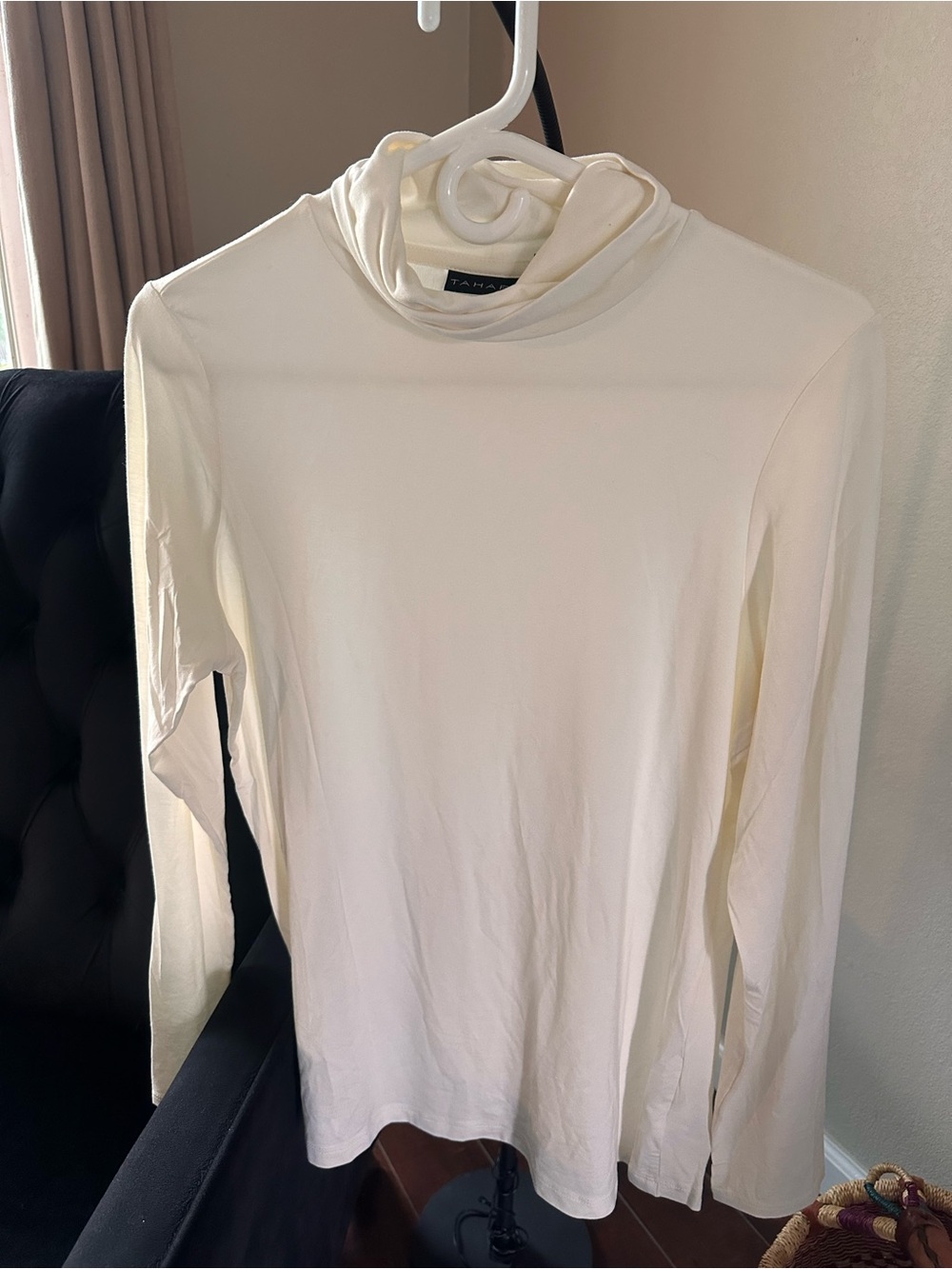 Tahari Cream Turtleneck Long Sleeve Sweater